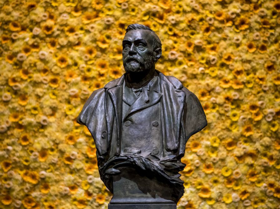 Buste af Alfred Nobel